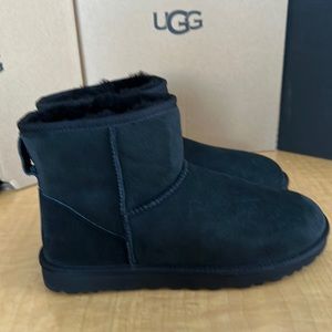 Ugg Men’s Classic Mini Boot